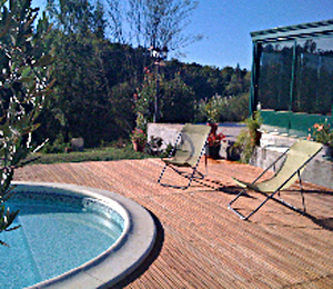 TERRASSE MELEZE BORD DE PISCINE